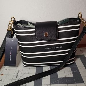 NWT Tommy Hilfiger Black and White Stripped Clasp Purse